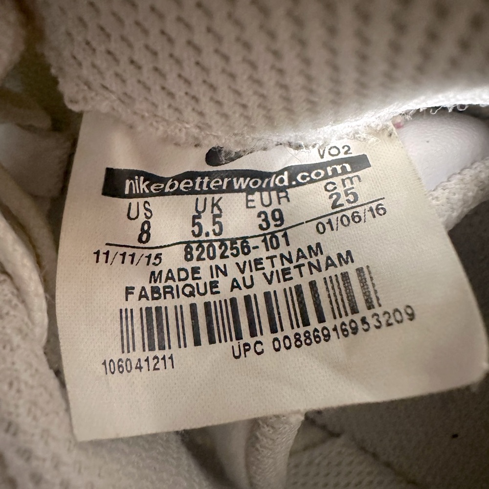 Nike Women's Cream and White Sneakers - Picture 5 of 6